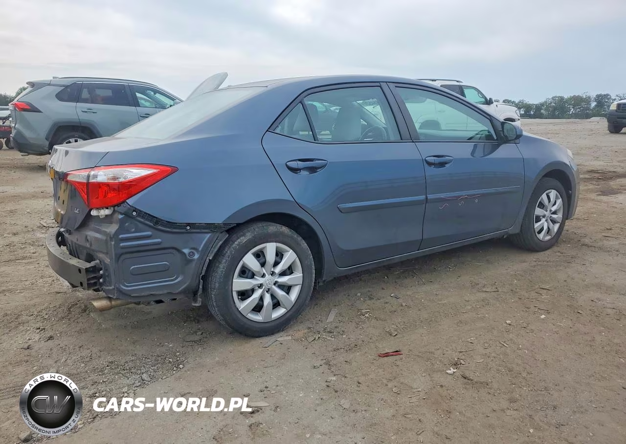 2015 Toyota Corolla Le VIN:2T1BURHE3FC368883 - 3