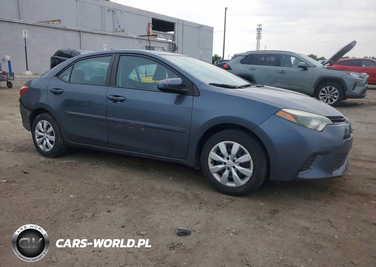2015 Toyota Corolla Le VIN:2T1BURHE3FC368883 - 4
