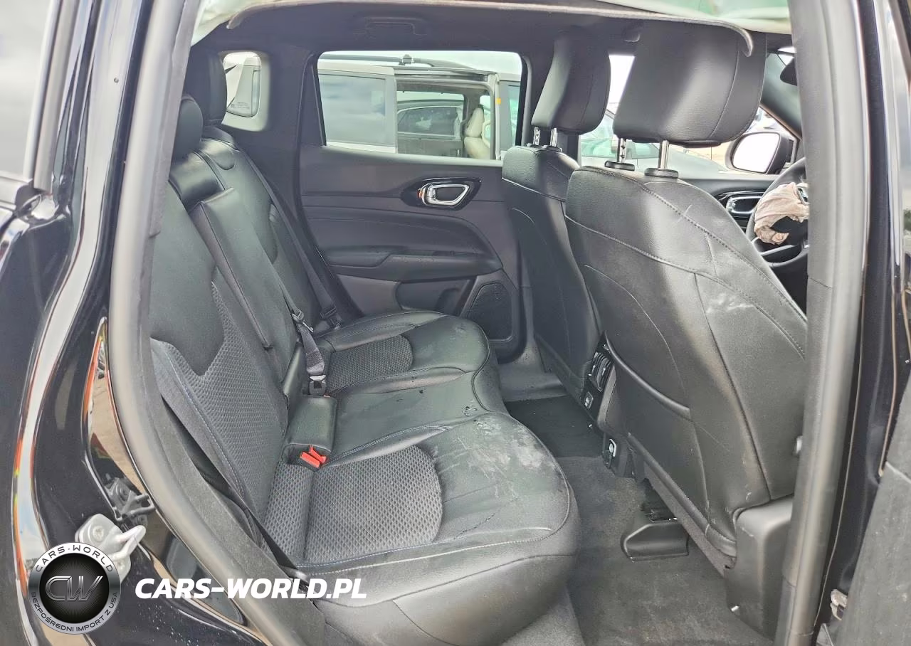 2026 Jeep Compass Latitude VIN:3C4NJDBN9TT167984 - 10
