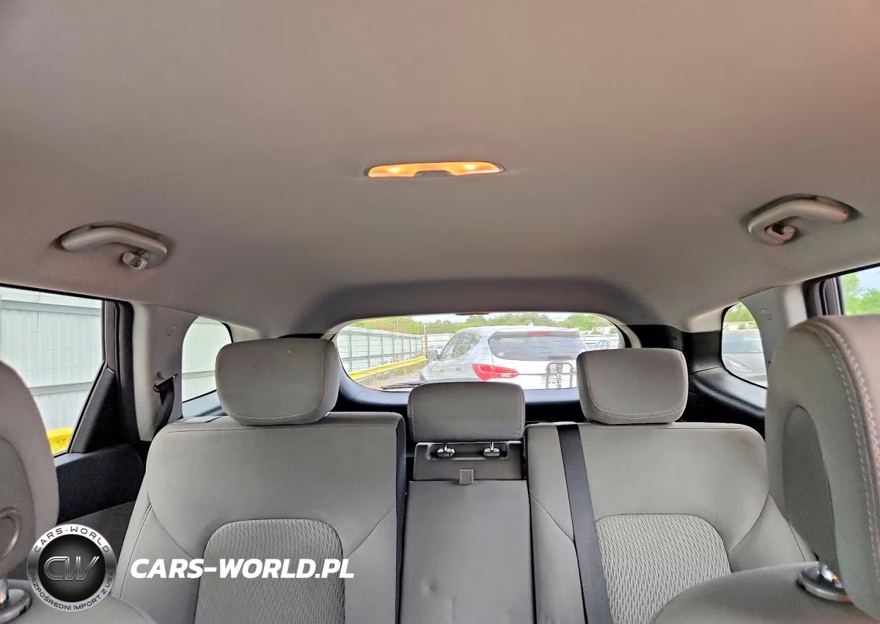 2017 Hyundai Santa Fe Se VIN:KM8SMDHF2HU191739 - 10