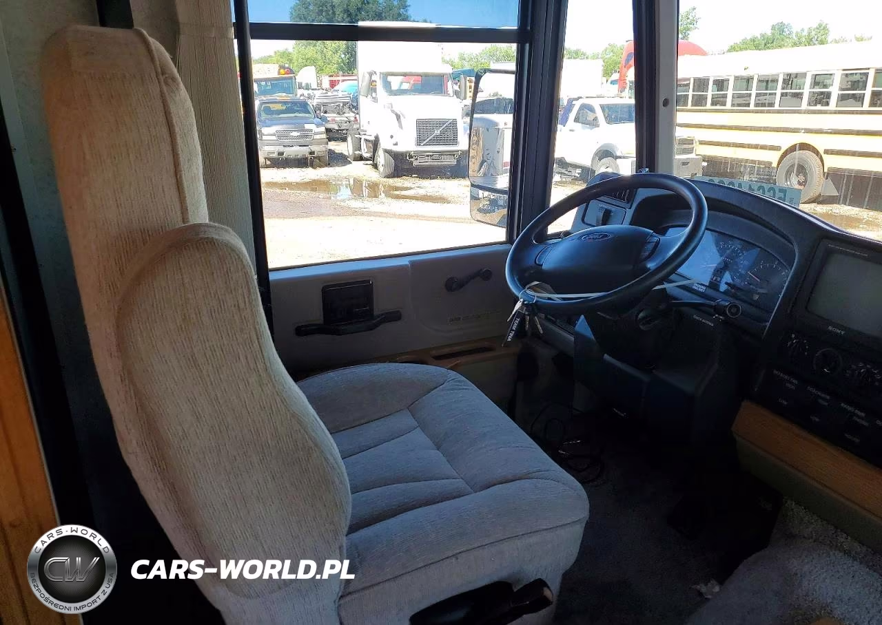 2001 Winnebago Adventurer Rv VIN:1FCNF53S010A04632 - 5