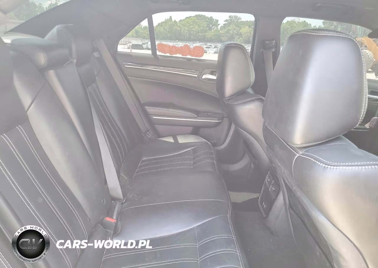 2021 Chrysler 300 S VIN:2C3CCABT8MH582226 - 10