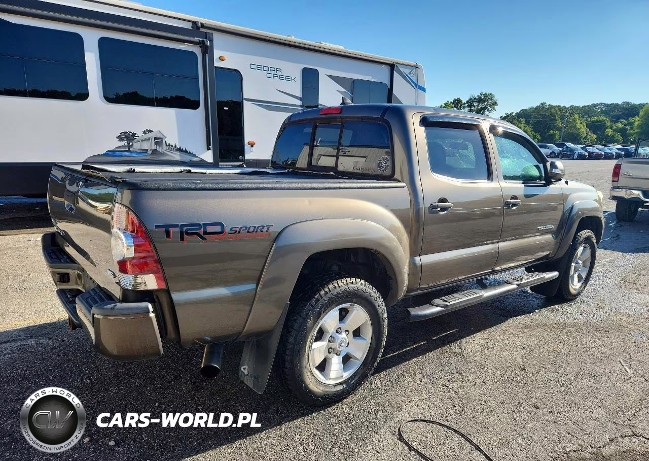 2015 Toyota Tacoma V6 VIN:3TMLU4EN1FM199224 - 3
