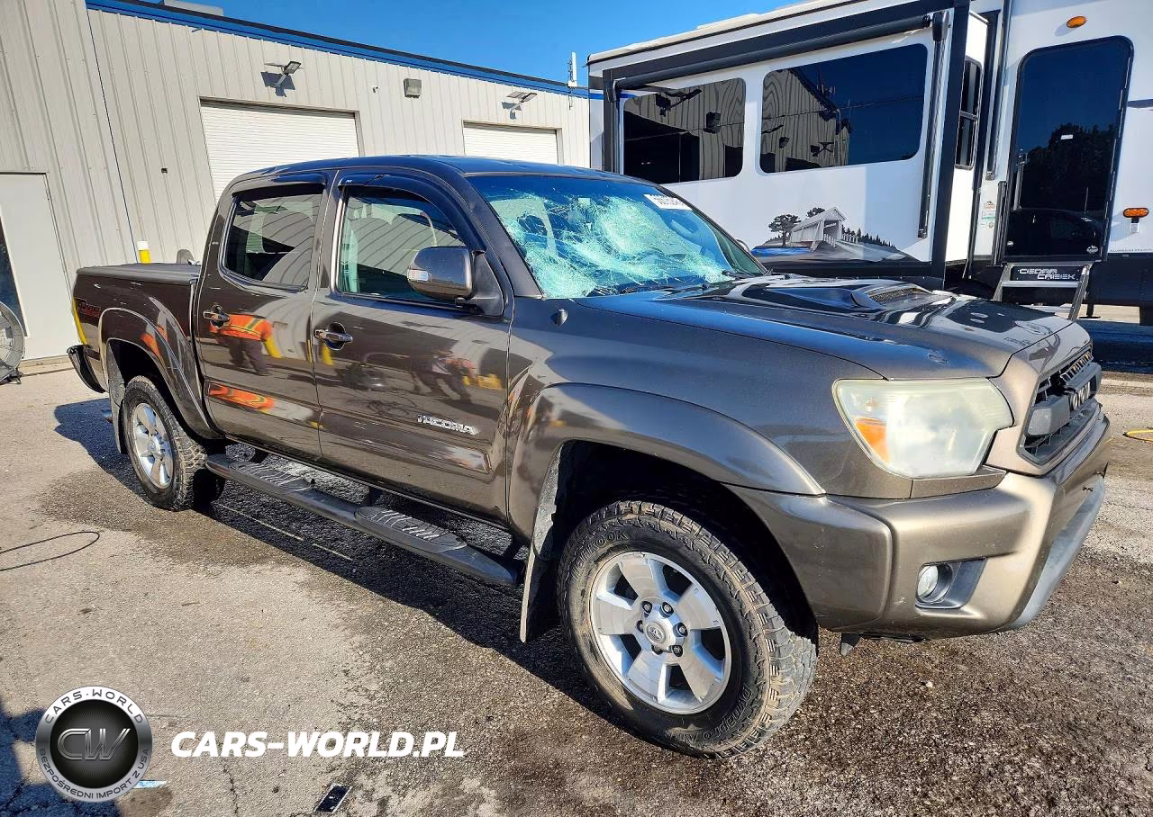 2015 Toyota Tacoma V6 VIN:3TMLU4EN1FM199224 - 4