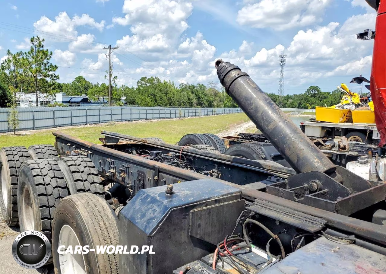 2013 Mack Gu813 Truck Cab And Chassis VIN:1M2AX18C2DM021091 - 9
