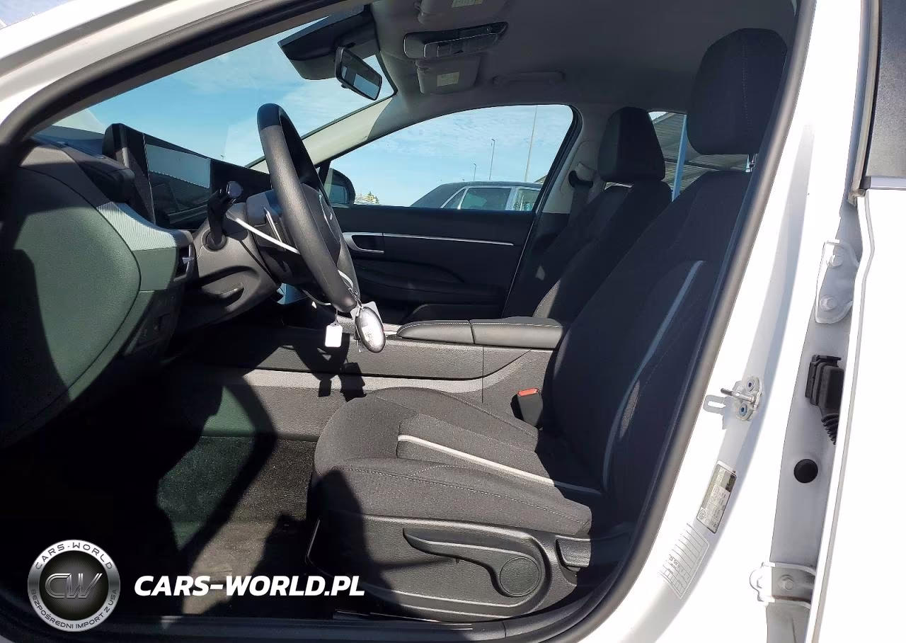 2026 Hyundai Sonata Hybrid Blue VIN:KMHL24JJ4TA151942 - 7