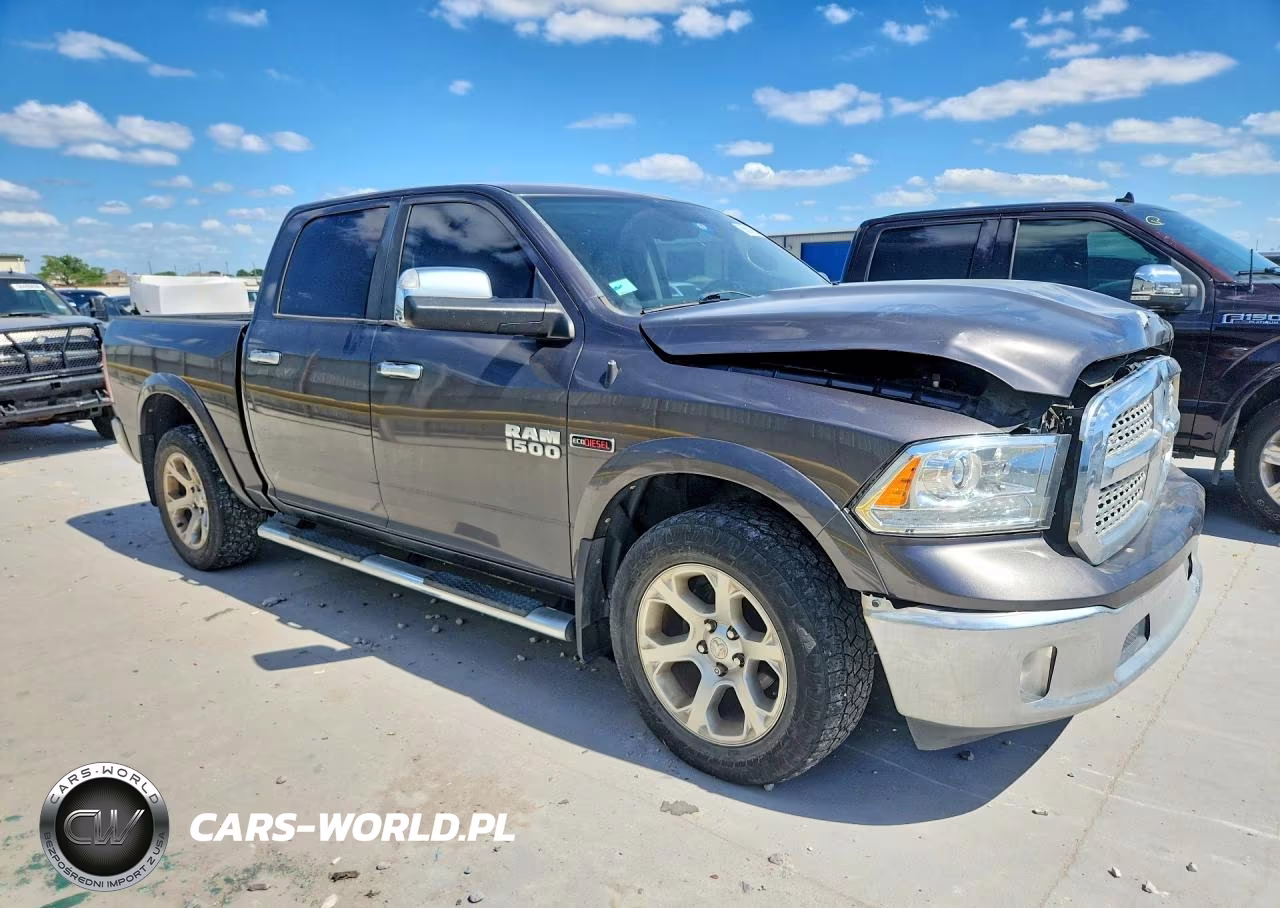 2017 Ram 1500 Laramie VIN:1C6RR7NM8HS871835 - 4
