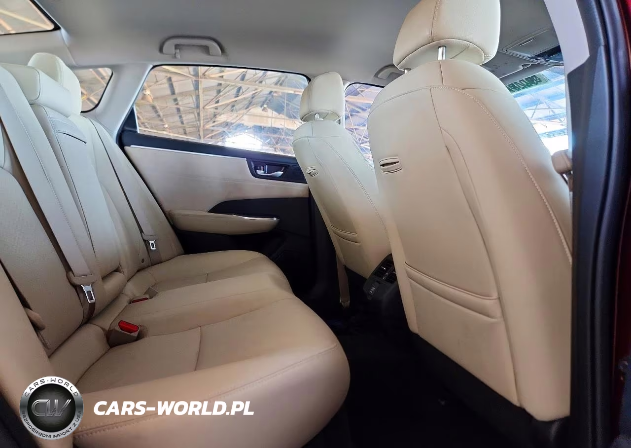 2018 Honda Clarity Touring VIN:JHMZC5F35JC020918 - 10