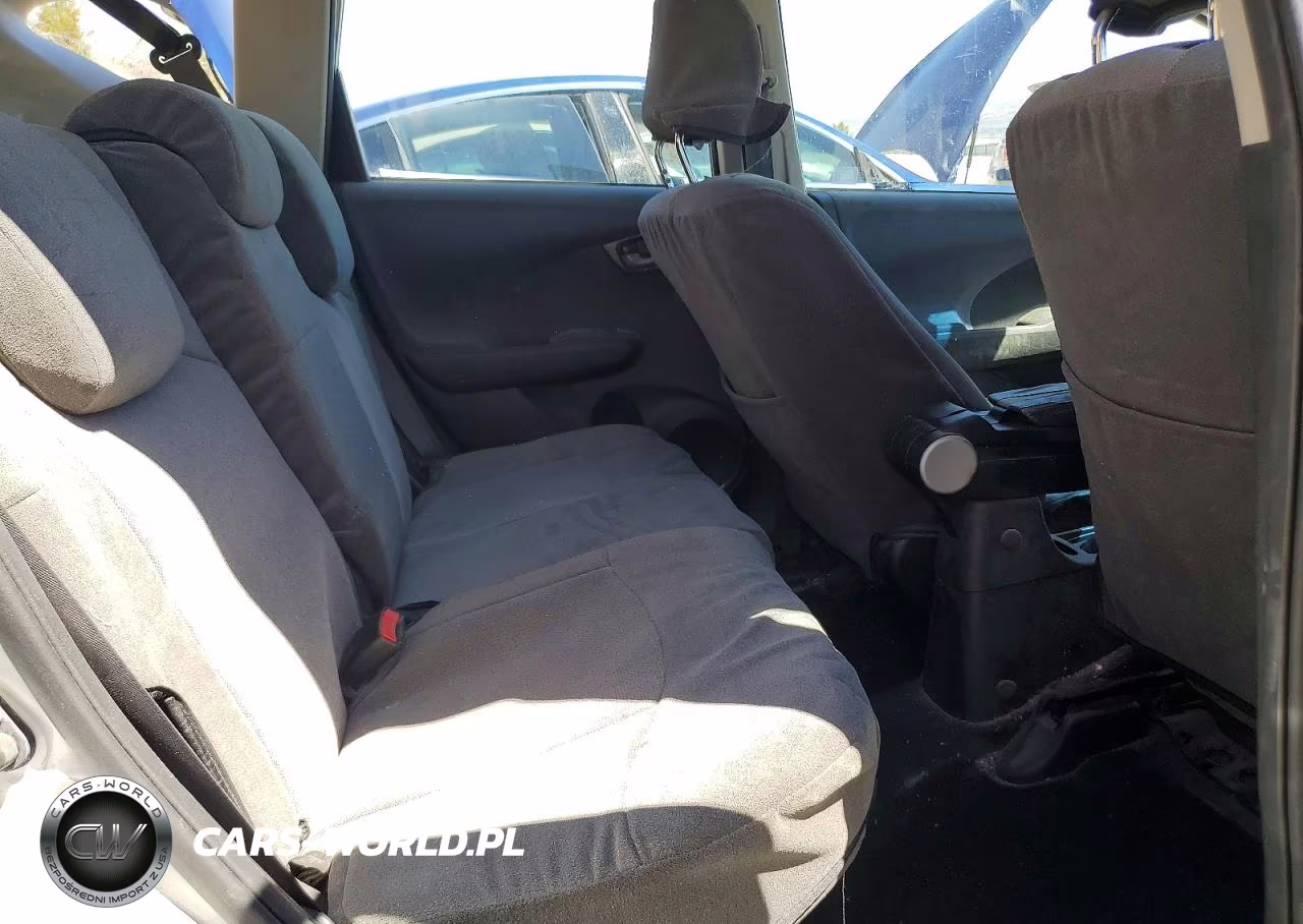 2012 Honda Fit VIN:JHMGE8H38CS000915 - 10