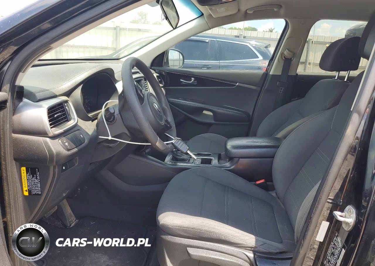 2017 Kia Sorento L VIN:5XYPG4A34HG264094 - 7