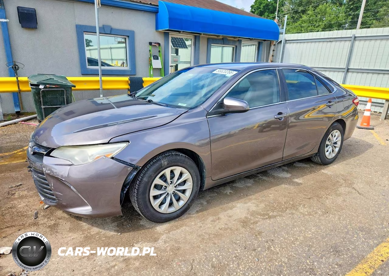 2015 Toyota Camry Le – zdjęcie 1 z 12