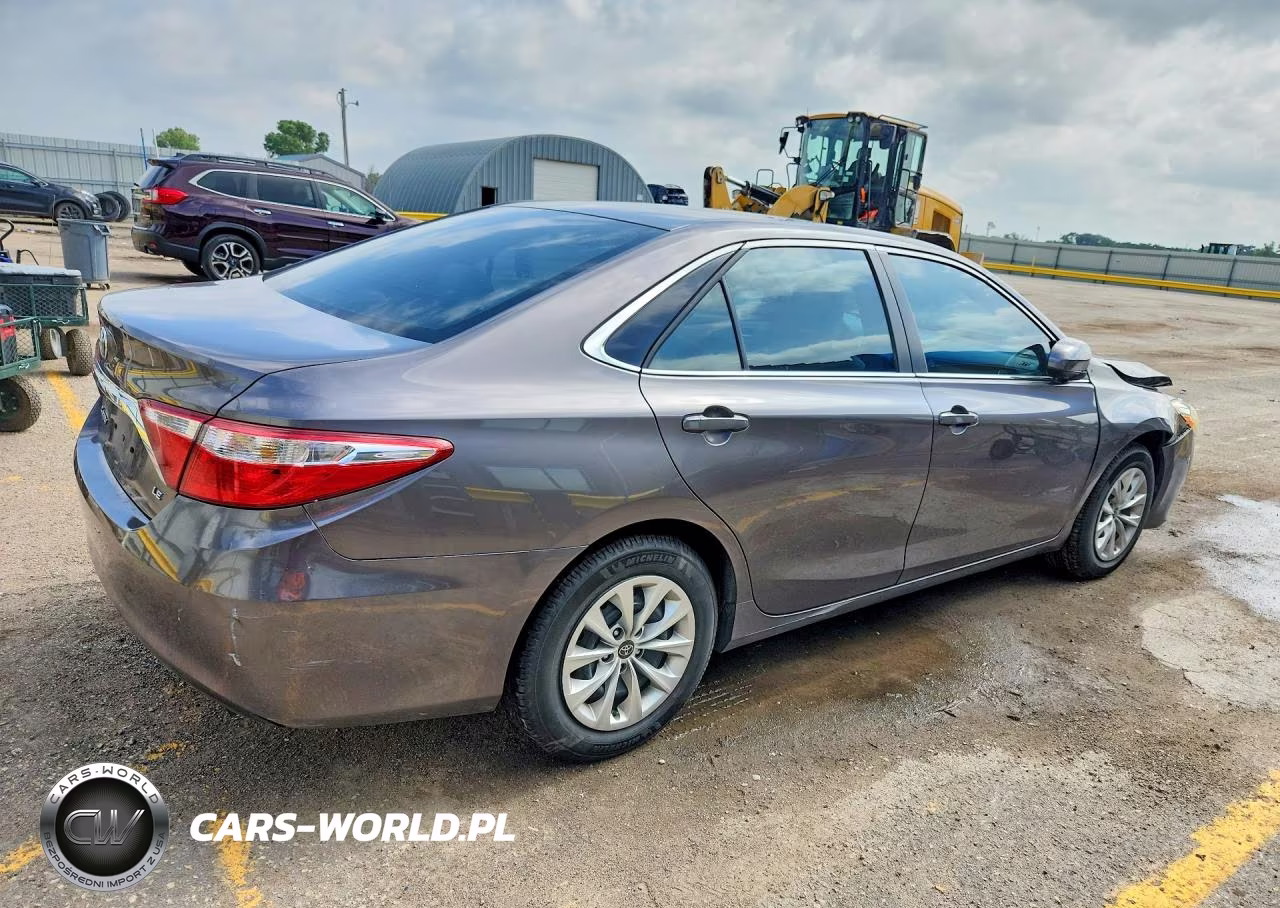 2015 Toyota Camry Le VIN:4T4BF1FKXFR466821 - 3