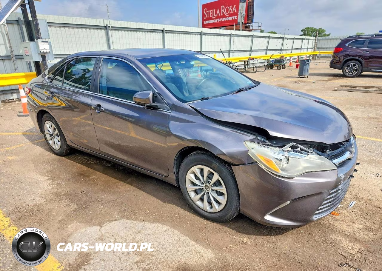 2015 Toyota Camry Le VIN:4T4BF1FKXFR466821 - 4
