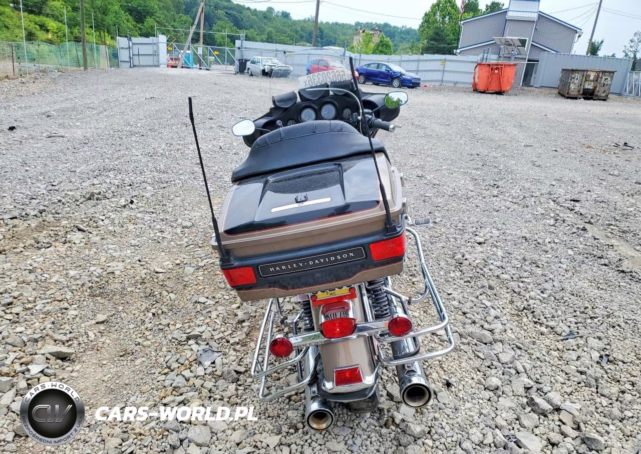 2005 Harley-Davidson Flhtcui VIN:1HD1FCW125Y606184 - 4