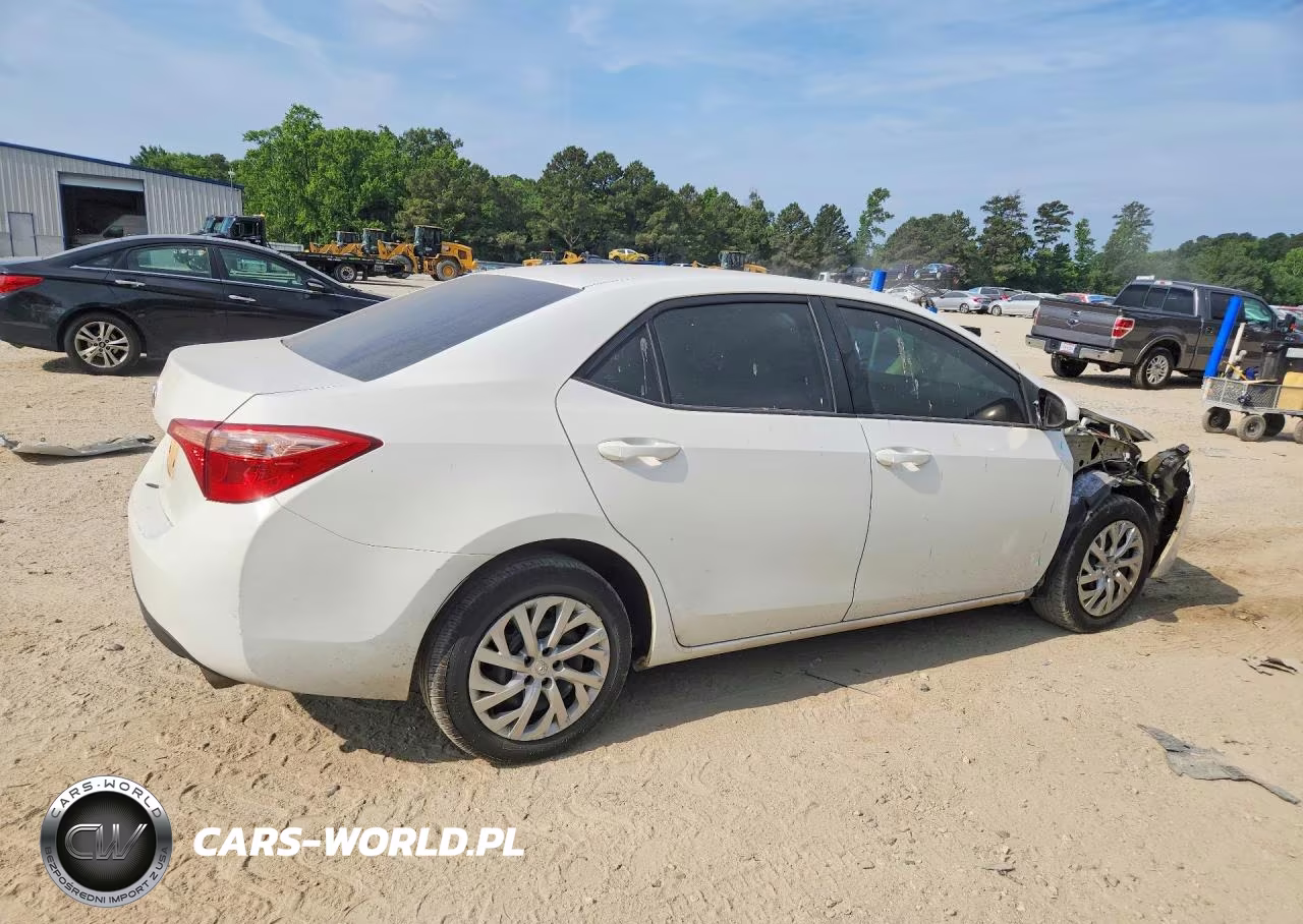 2019 Toyota Corolla Le VIN:5YFBURHE6KP868501 - 3