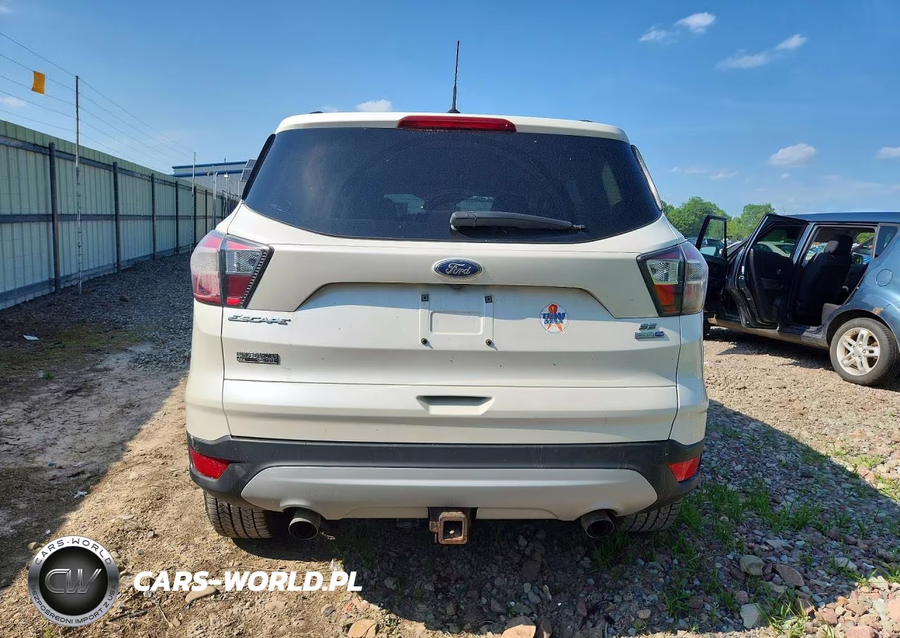 2017 Ford Escape Se VIN:1FMCU9G93HUA05882 - 6