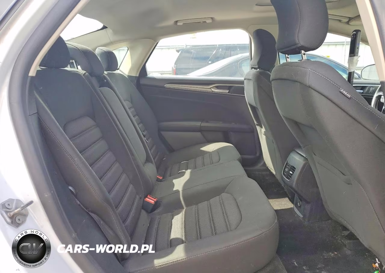 2019 Ford Fusion Se VIN:3FA6P0HD2KR131873 - 10