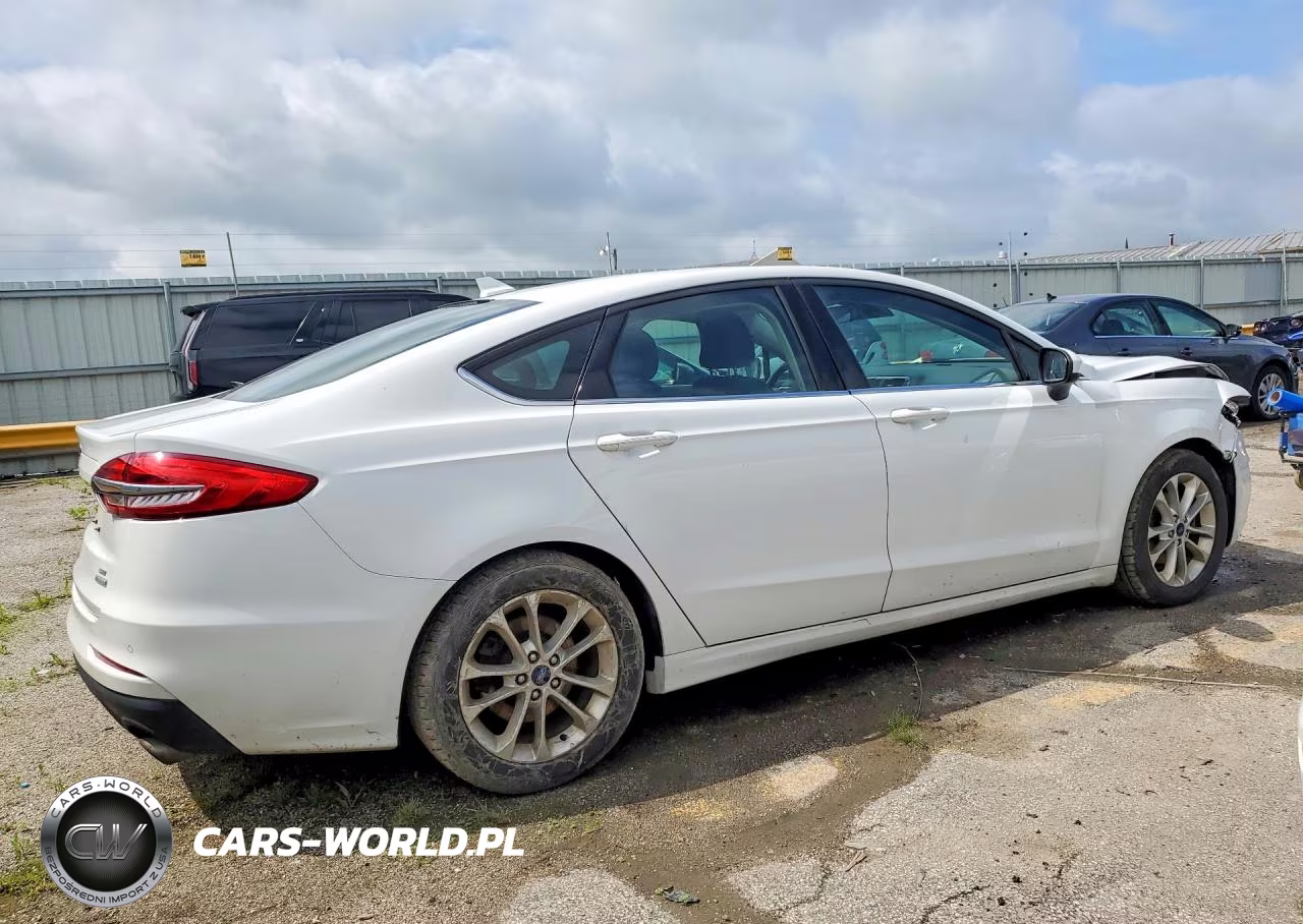 2019 Ford Fusion Se VIN:3FA6P0HD2KR131873 - 3