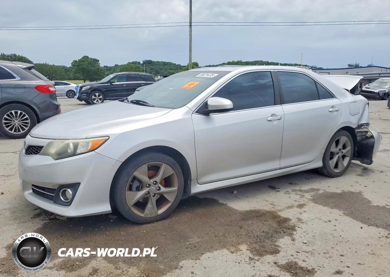 2014 Toyota Camry Se Sport – zdjęcie 1 z 12
