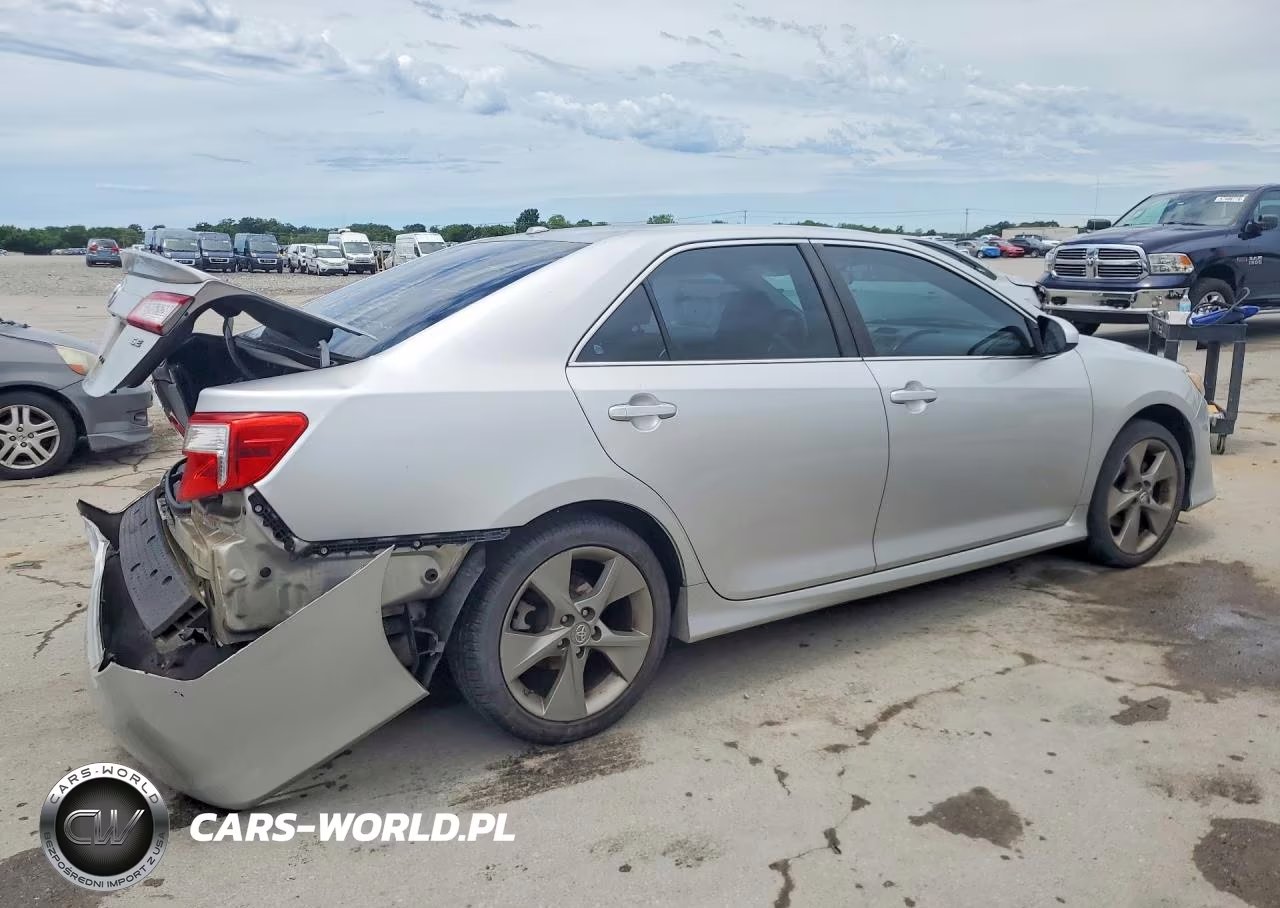 2014 Toyota Camry Se Sport VIN:4T1BF1FK5EU804599 - 3