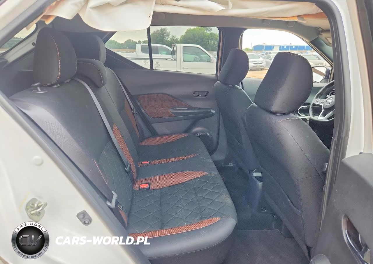 2019 Nissan Kicks Sr VIN:3N1CP5CU9KL509520 - 11