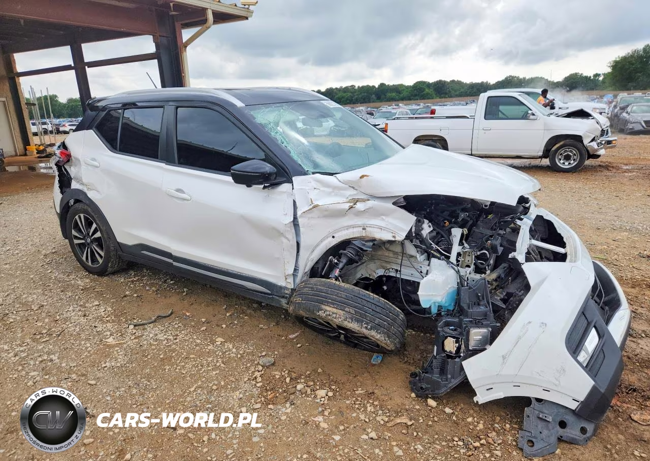 2019 Nissan Kicks Sr VIN:3N1CP5CU9KL509520 - 4