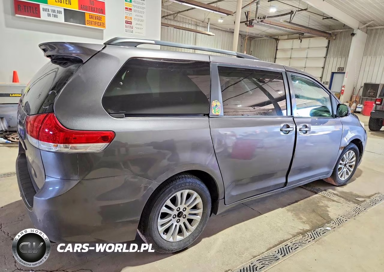 2014 Toyota Sienna Xle 8-Passenger VIN:5TDYK3DC4ES522850 - 3