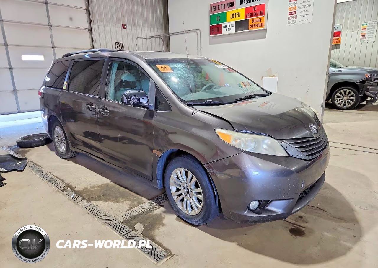 2014 Toyota Sienna Xle 8-Passenger VIN:5TDYK3DC4ES522850 - 4
