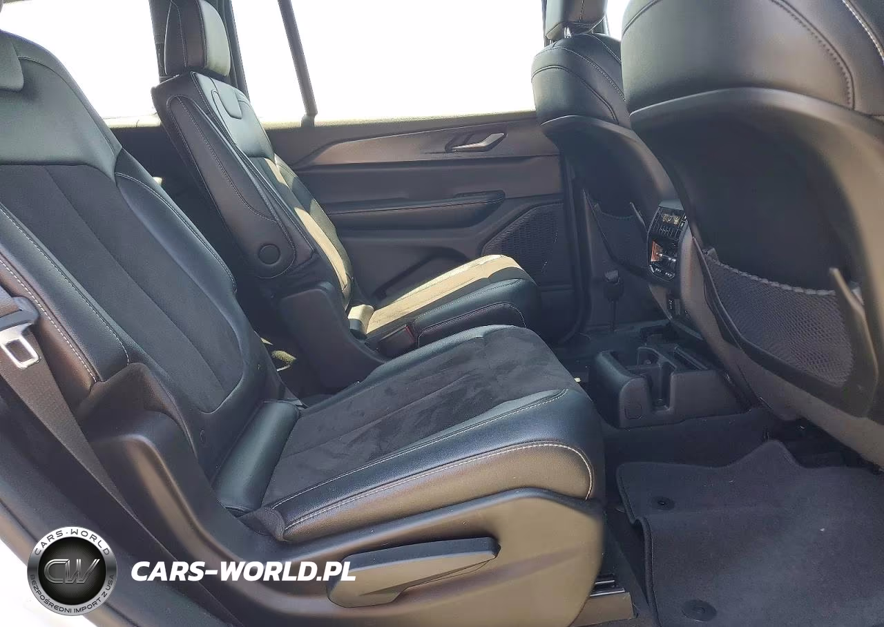 2023 Jeep Grand Cherokee L Laredo VIN:1C4RJKAG4P8877484 - 11
