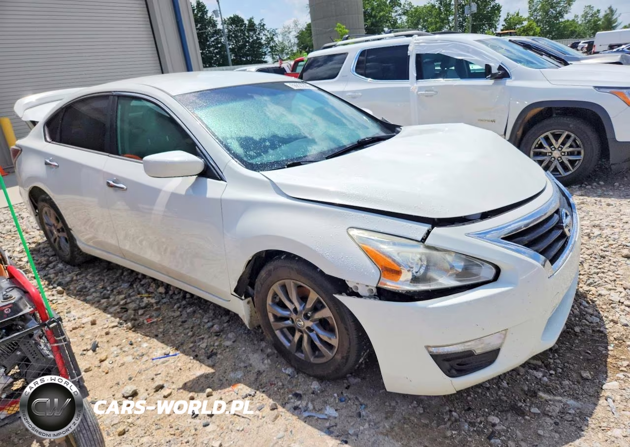 2015 Nissan Altima 2.5 S VIN:1N4AL3AP7FN911744 - 4