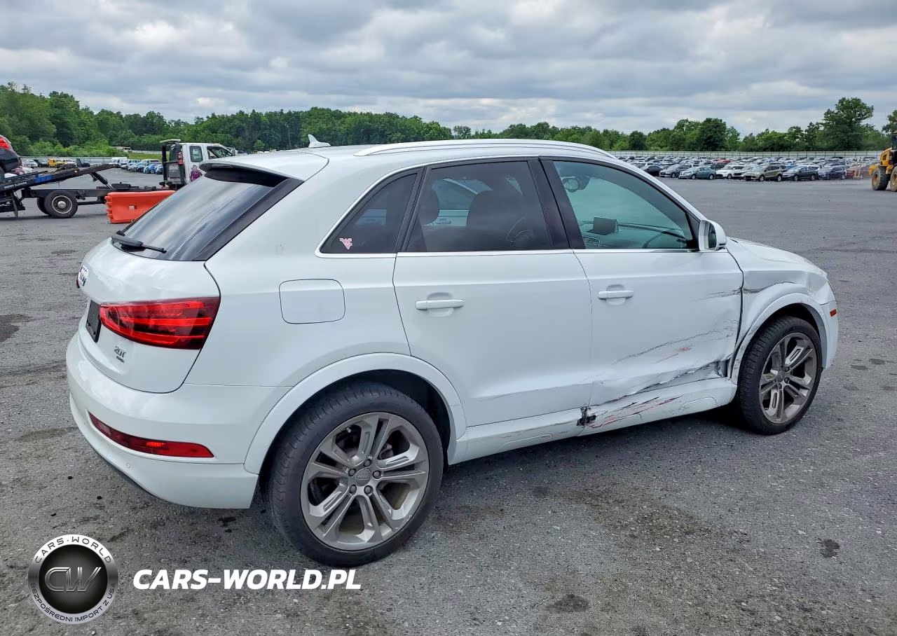 2015 Audi Q3 Premium Plus VIN:WA1EFCFS1FR004815 - 3