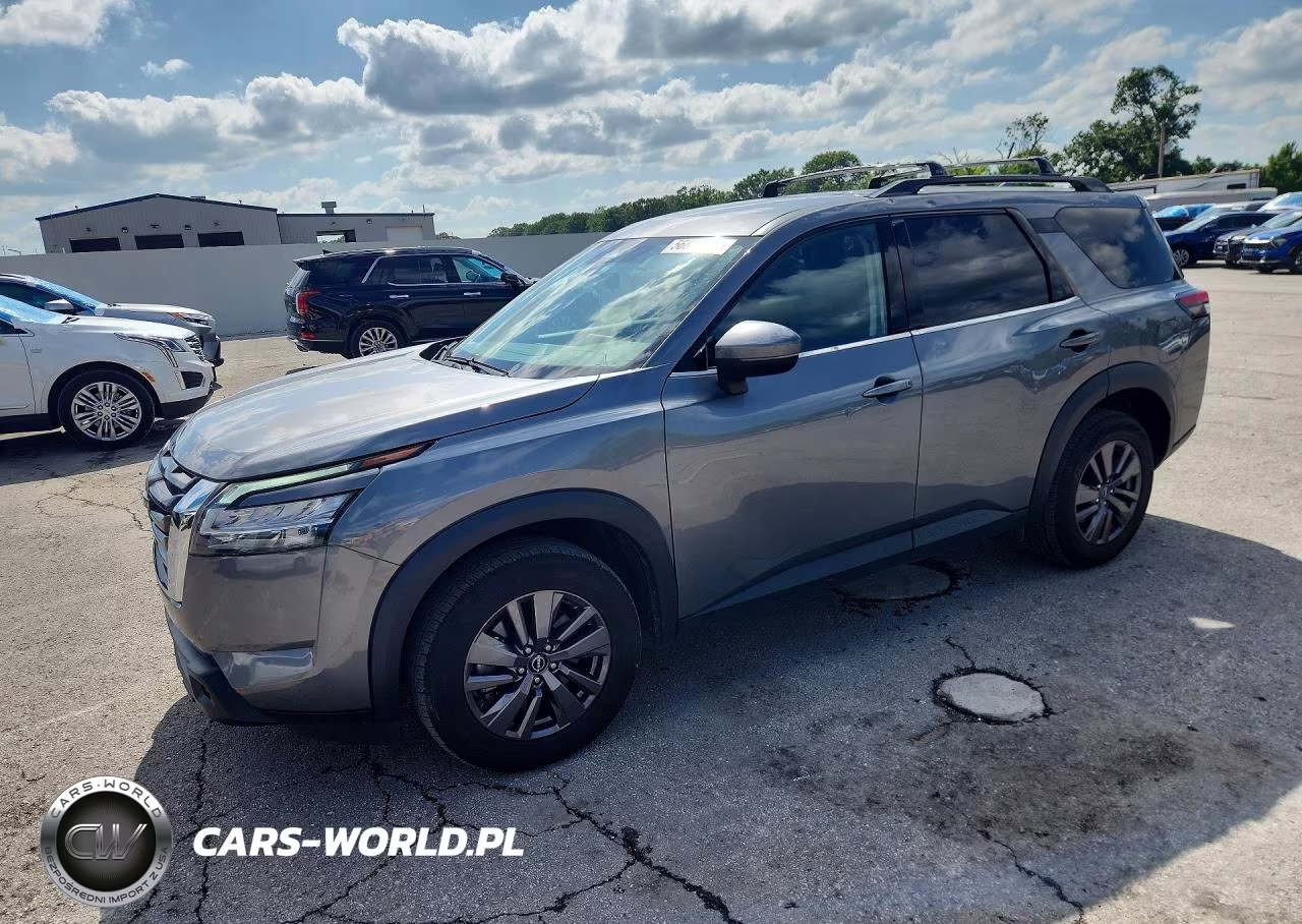 2022 Nissan Pathfinder Sv