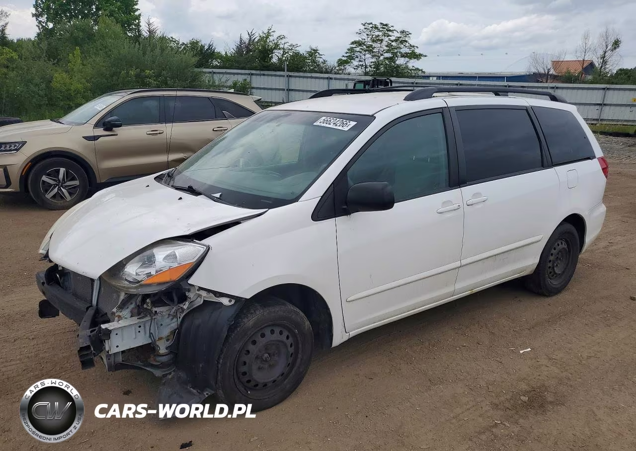 2010 Toyota Sienna Le 8-Passenger