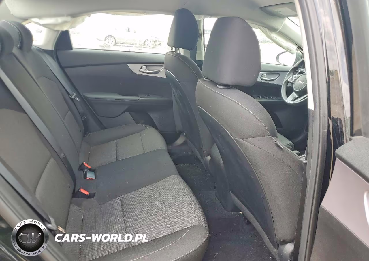 2024 Kia Forte Lxs VIN:3KPF24AD6RE698583 - 10