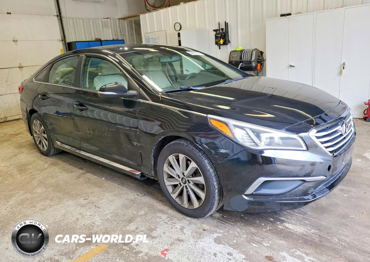 2015 Hyundai Sonata Sport VIN:5NPE34AF1FH077592 - 4