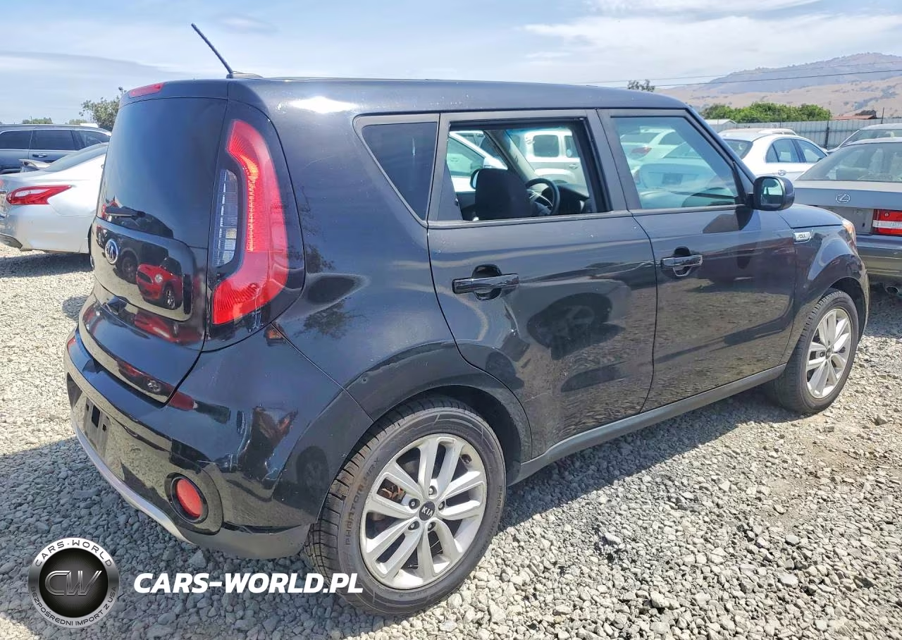 2018 Kia Soul + VIN:KNDJP3A59J7891572 - 3