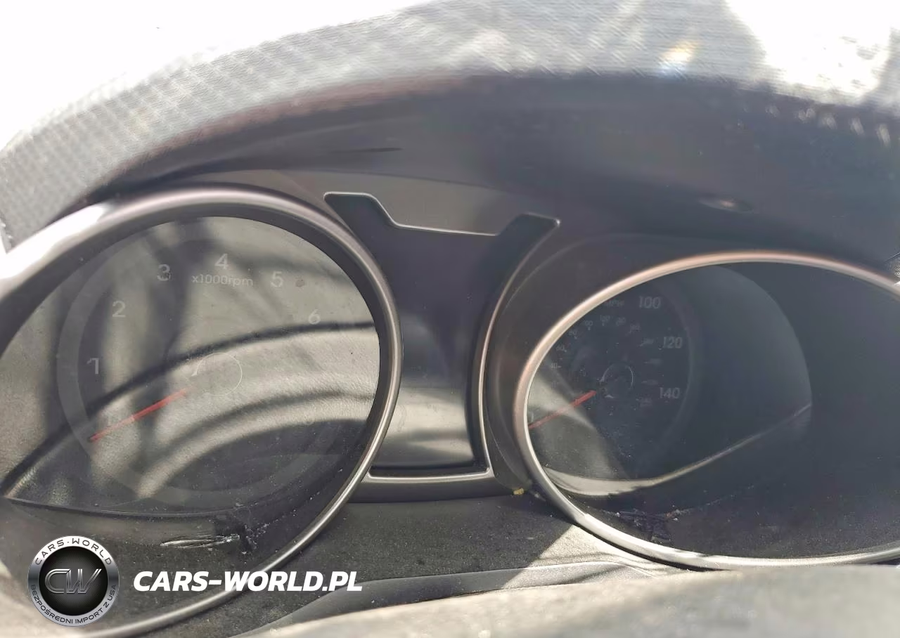 2017 Hyundai Veloster Base VIN:KMHTC6ADXHU306843 - 9