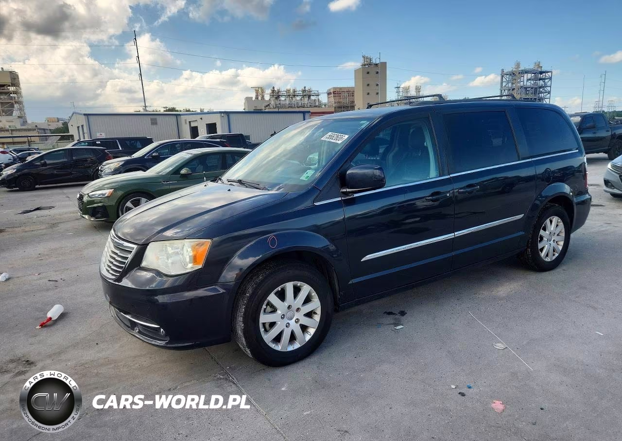 2014 Chrysler Town & Country Touring – zdjęcie 1 z 13