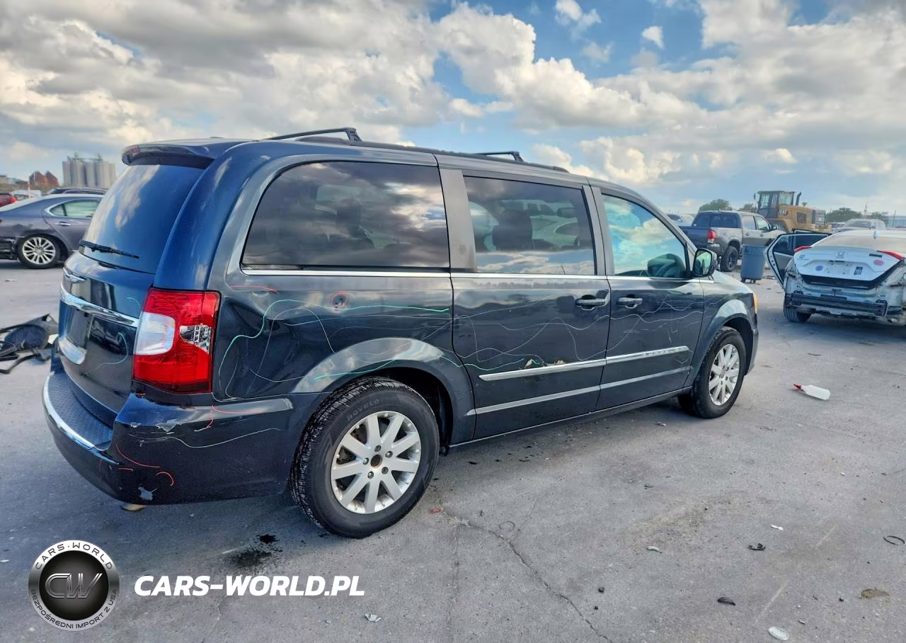 2014 Chrysler Town & Country Touring VIN:2C4RC1BG8ER124545 - 3