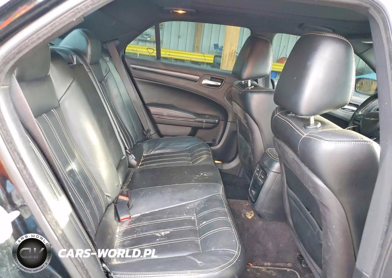 2016 Chrysler 300 S VIN:2C3CCAGG0GH311371 - 10