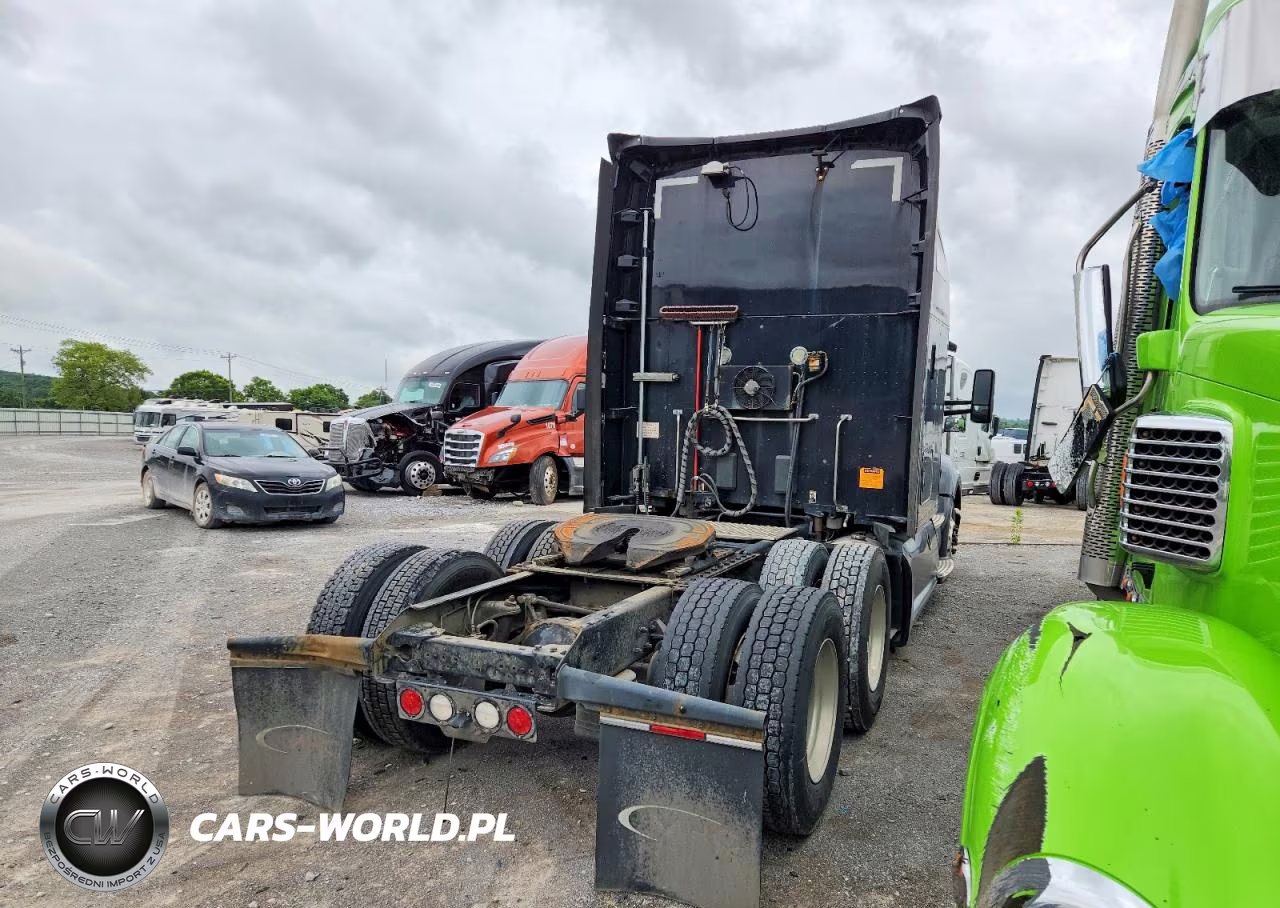 2018 Kenworth T680 Semi Truck VIN:1XKYD49X4JJ182400 - 4