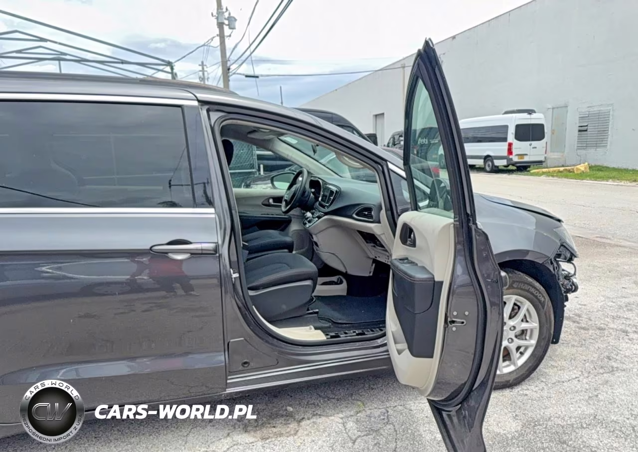 CHRYSLER PACIFICA L VIN:2C4RC1CG9JR288914 - 5