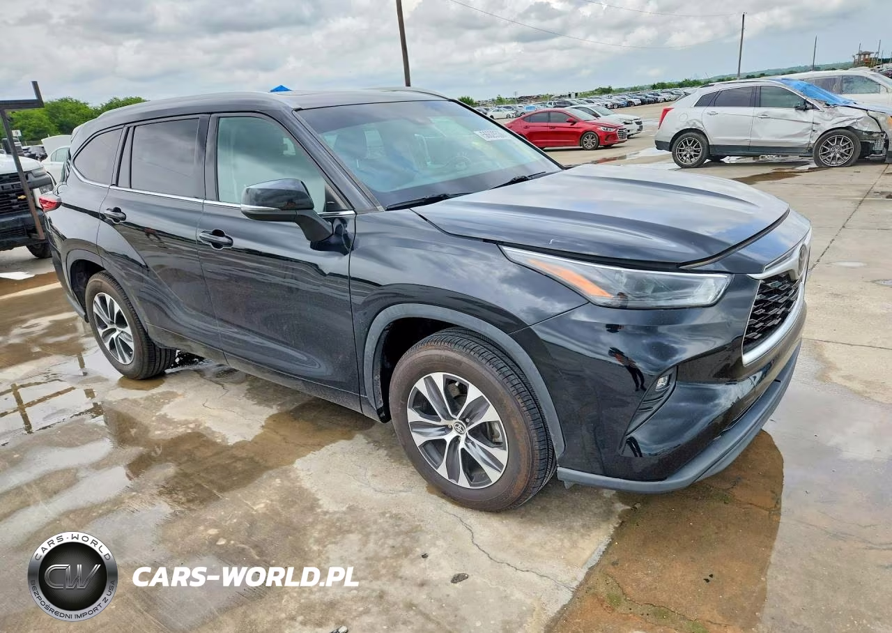2022 Toyota Highlander Xle VIN:5TDGZRAHXNS555782 - 4