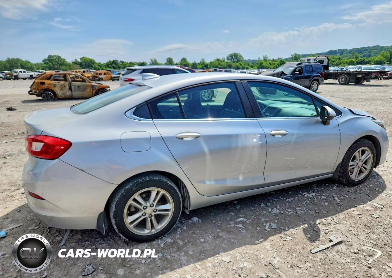 2017 Chevrolet Cruze Lt VIN:1G1BE5SM6H7246683 - 3