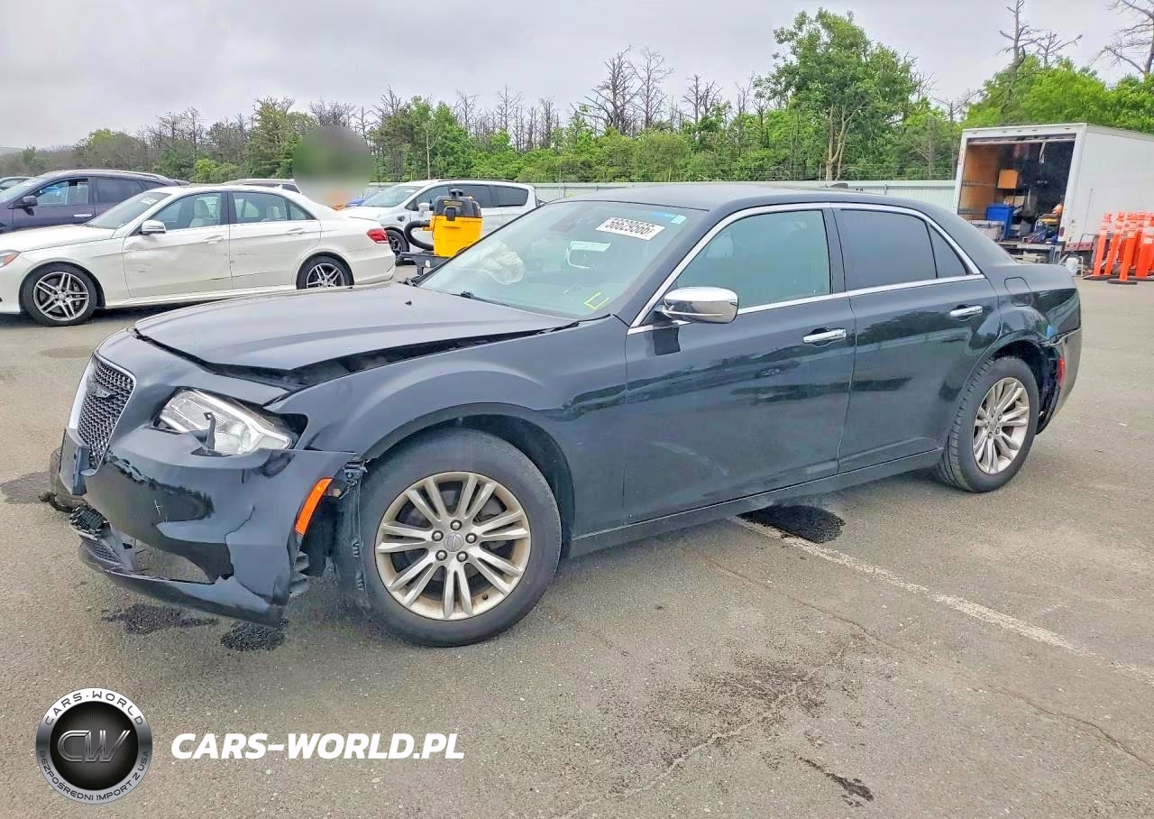 2018 Chrysler 300 Touring