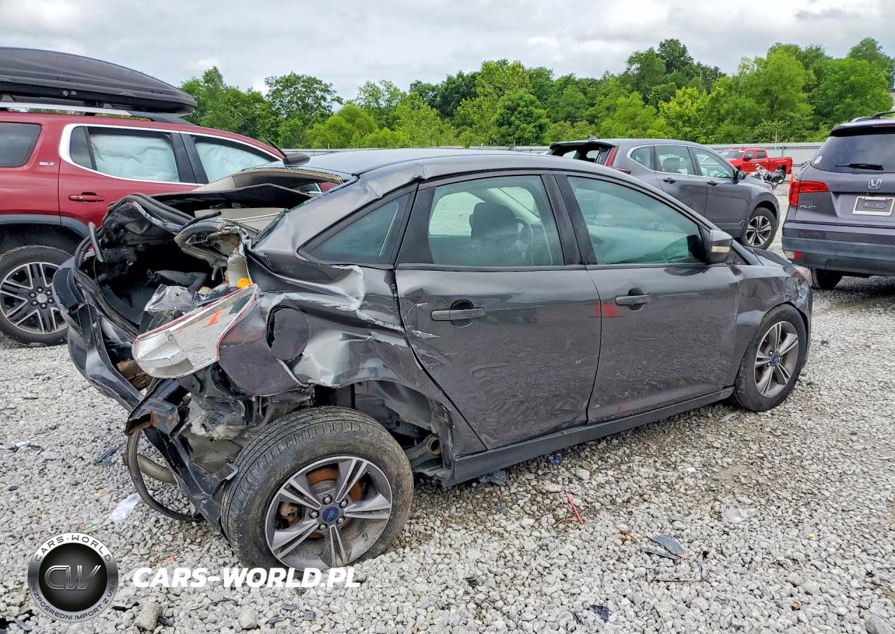 2018 Ford Focus VIN:1FADP3FE3JL268046 - 3