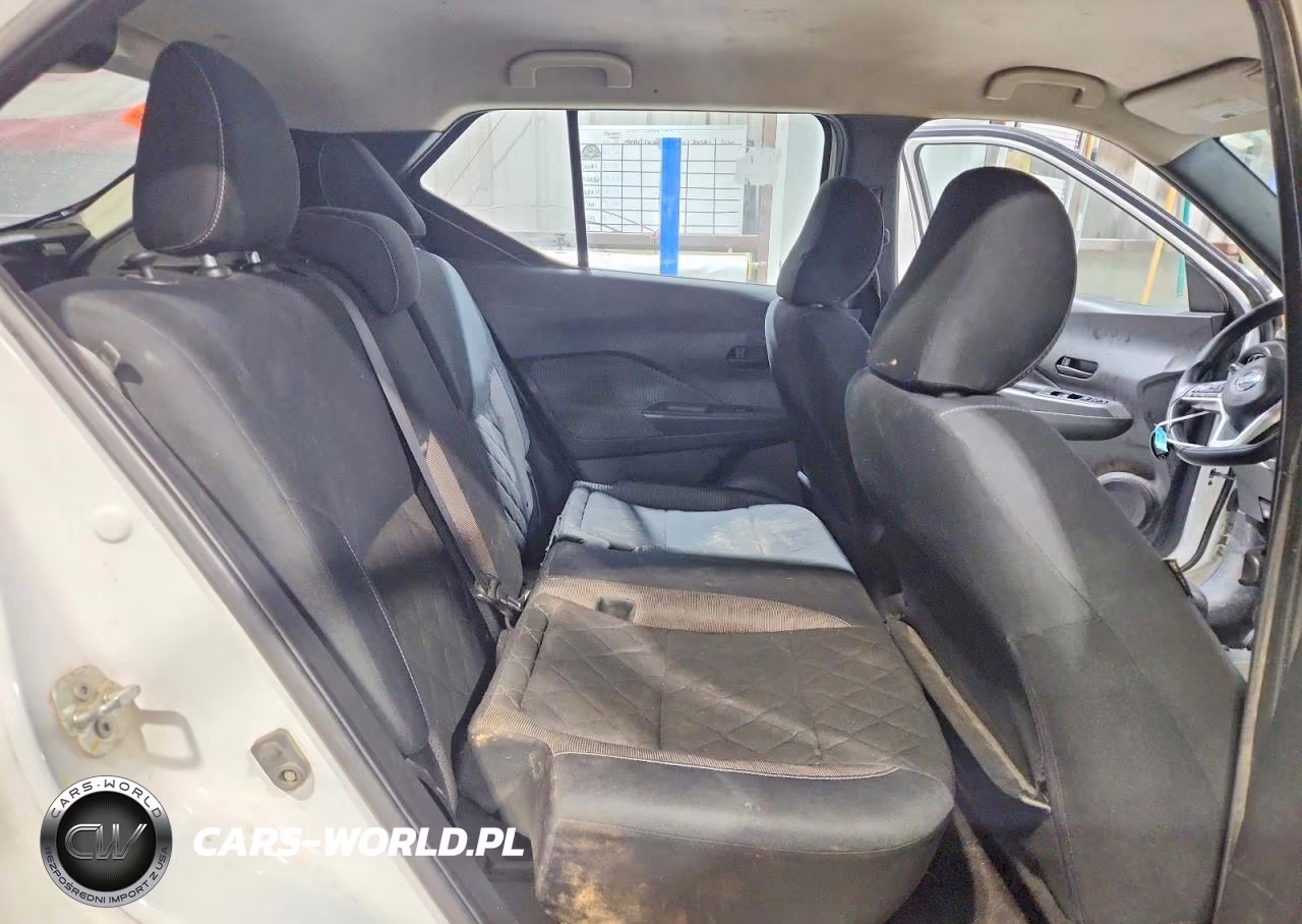 2018 Nissan Kicks S VIN:3N1CP5CU0JL508142 - 11