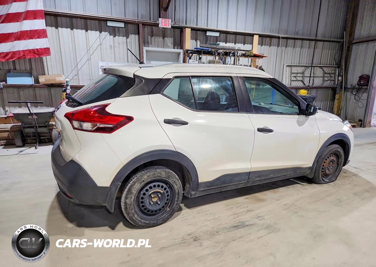 2018 Nissan Kicks S VIN:3N1CP5CU0JL508142 - 3
