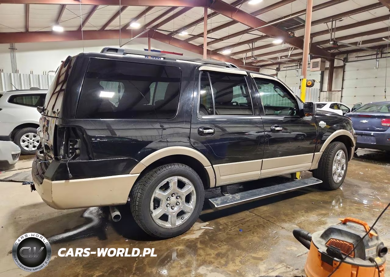 2013 Ford Expedition Xlt VIN:1FMJU1J50DEF13357 - 3