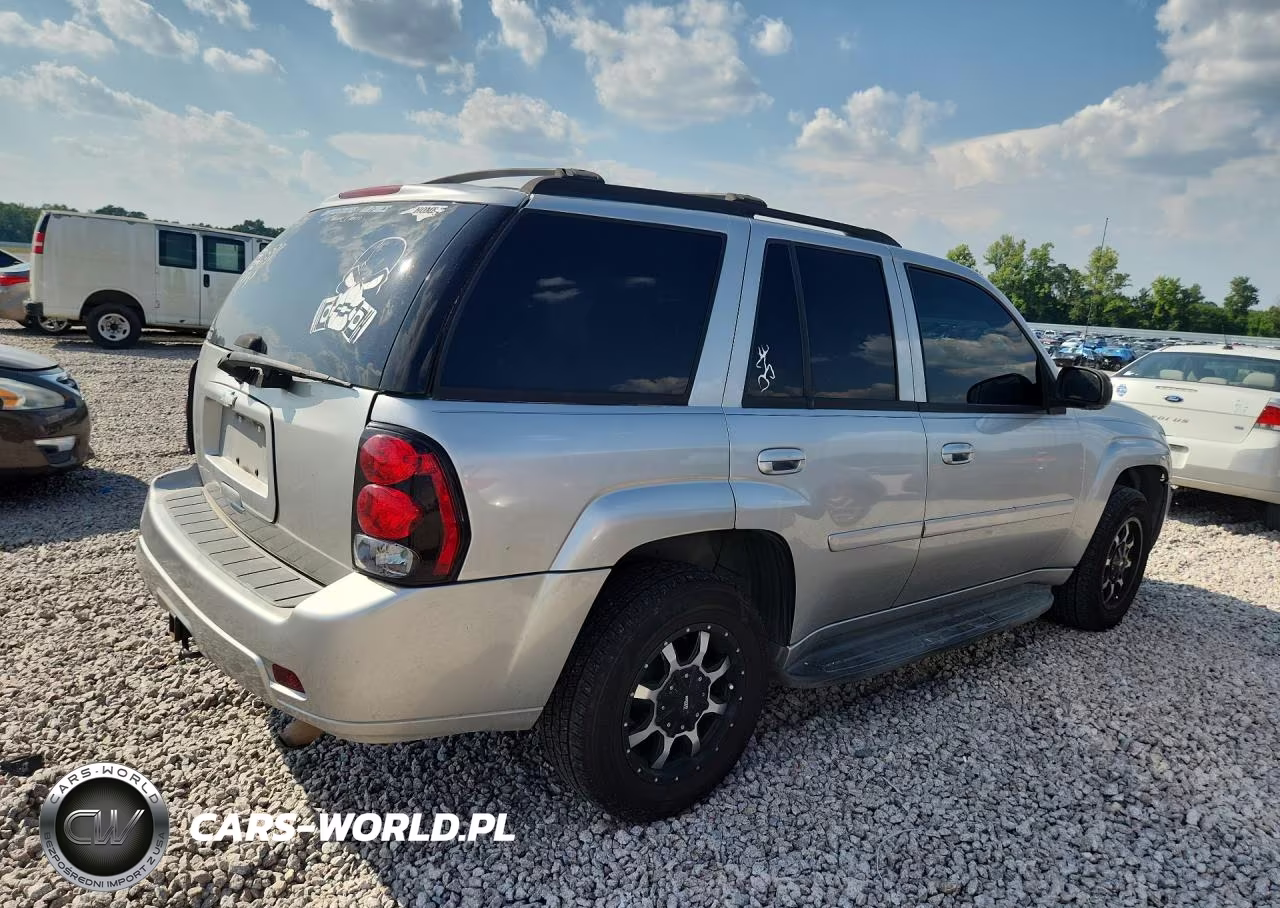 2007 Chevrolet Trailblazer Ls VIN:1GNDT13S272135028 - 3